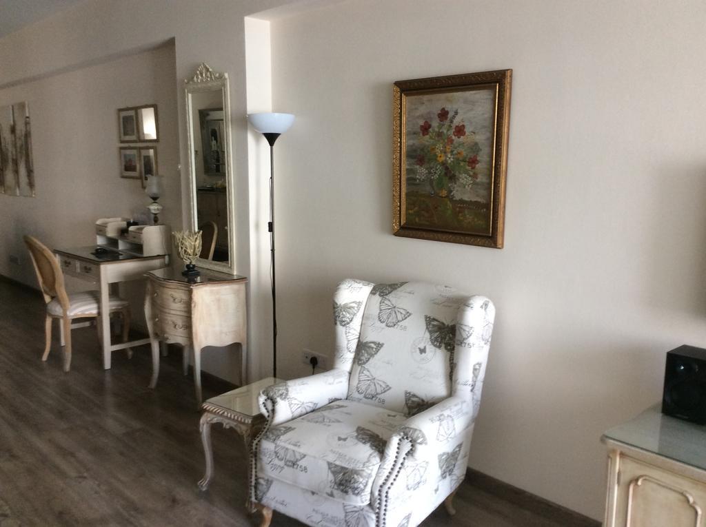 The Central Suites Nicosia Ngoại thất bức ảnh